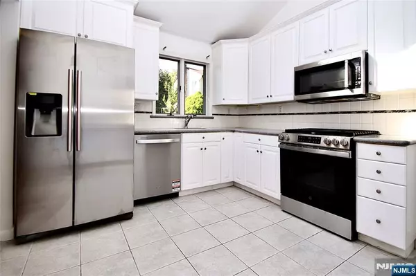 Fair Lawn, NJ 07410,13-08 Tanis PL