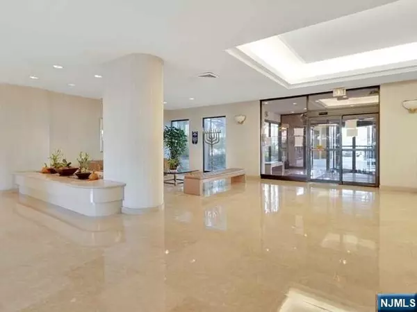 Cliffside Park, NJ 07010,200 Winston DR #3007