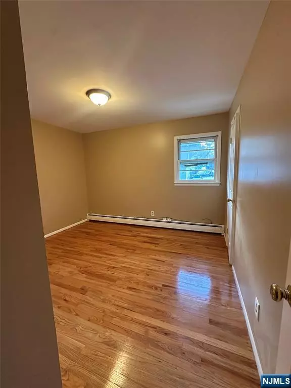 Union, NJ 07083,2226 Halsey ST