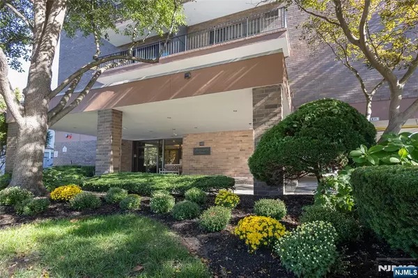 Hackensack, NJ 07601,140 Euclid AVE #1H