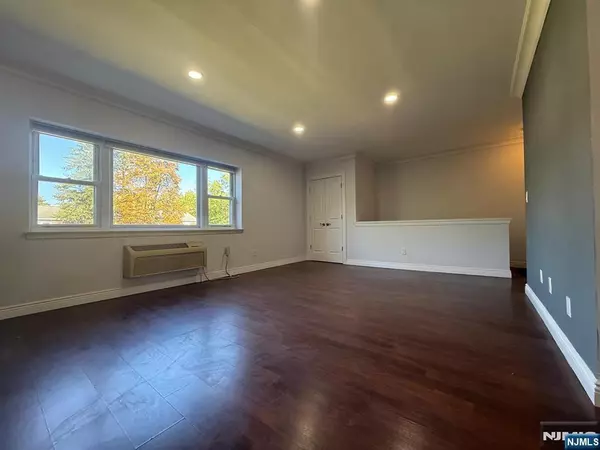 Tenafly, NJ 07670,90C Franklin #90C