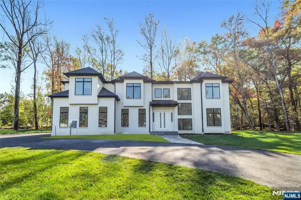 794 Blauvelt ST, River Vale, NJ 07675