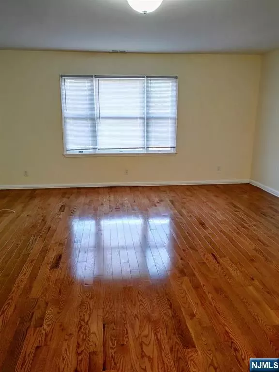 Bloomfield, NJ 07003,70 Willow ST #2