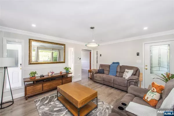 Lodi, NJ 07644,100 Corabelle AVE #1