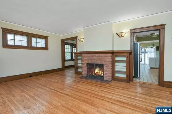 Leonia, NJ 07605,195 Hillside AVE