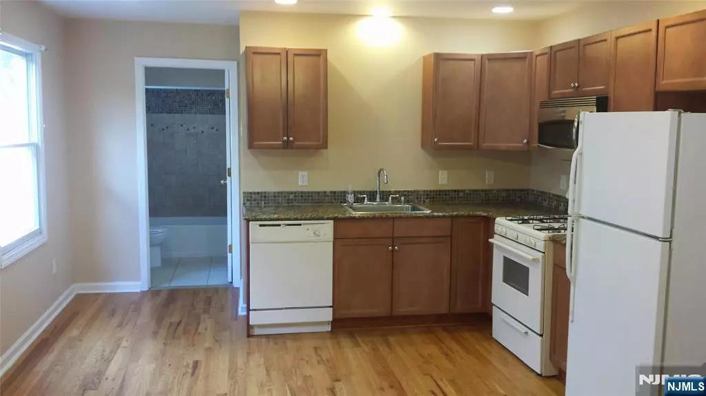 196 Lafayette ST, Orange, NJ 07105