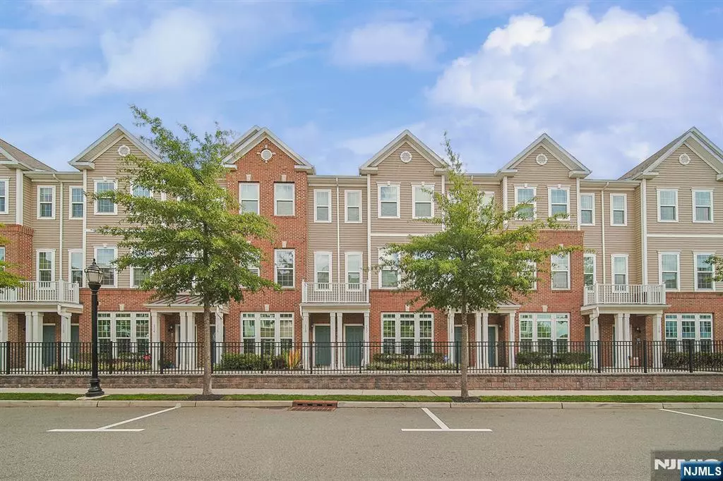 Wood Ridge, NJ 07075,120 Wesmont DR
