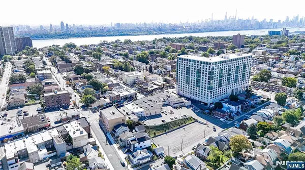 Cliffside Park, NJ 07010,362 Lafayette AVE #B