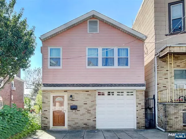 113 Kamp PL, North Bergen, NJ 07047