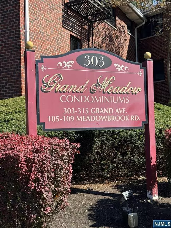 Englewood, NJ 07631,105 Meadowbrook #B