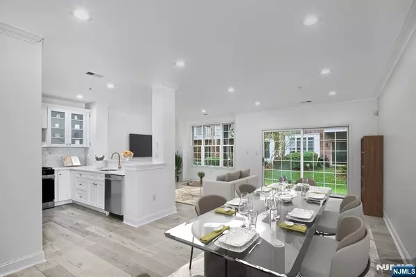 Guttenberg, NJ 07093,121 Abbie CT