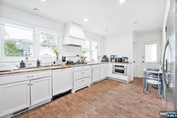 Elizabeth, NJ 07208,17-21 Barnard PL