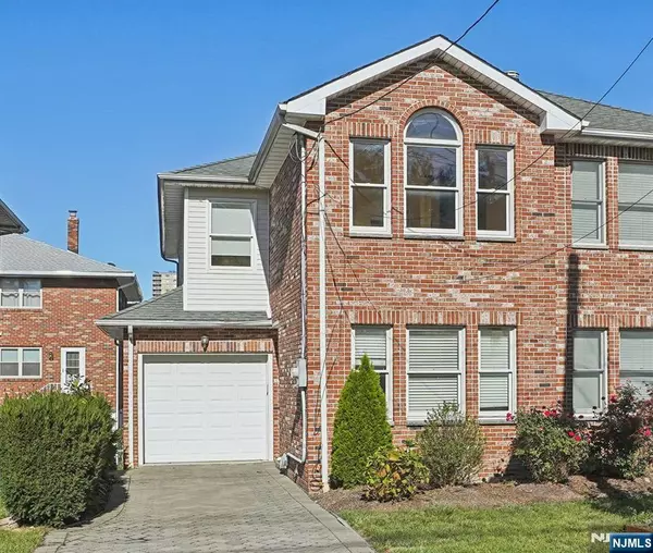 1561 Anderson AVE, Fort Lee, NJ 07024