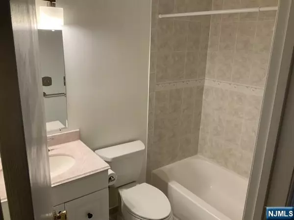 Mahwah, NJ 07430,108 Raintree LN #108