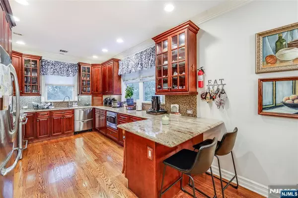 Wallington, NJ 07057,25 Michael LN