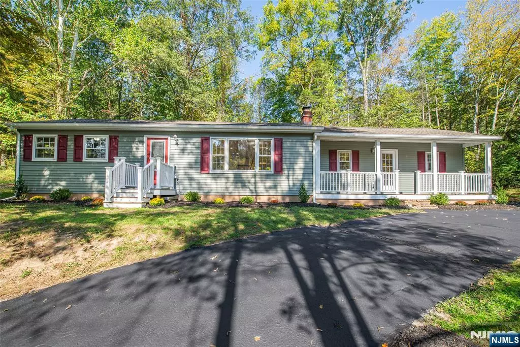 Hampton, NJ 07860,25 County Road 521