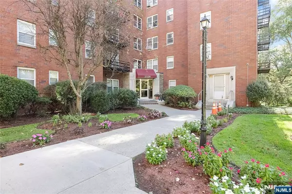 Fort Lee, NJ 07024,2320 Linwood AVE #4B