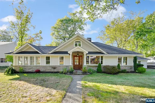32 Wanaque RD, West Milford, NJ 07421