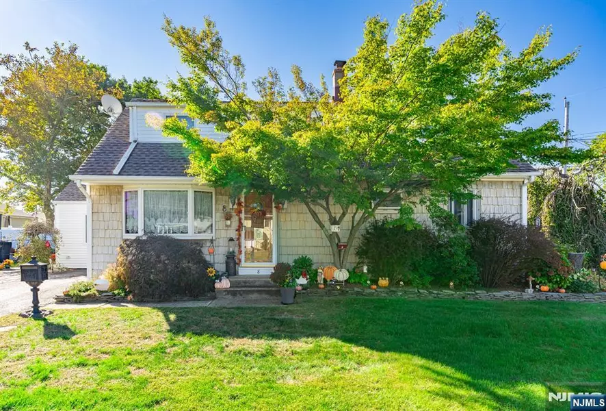 8 Lynn BLVD, Hazlet, NJ 07730