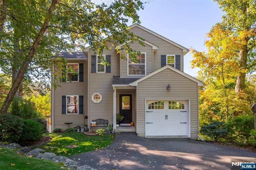 Ringwood, NJ 07456,9 Maple RD