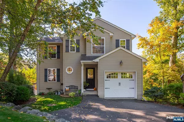 9 Maple RD, Ringwood, NJ 07456