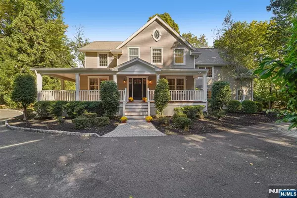 Allendale, NJ 07401,24 Scott CT