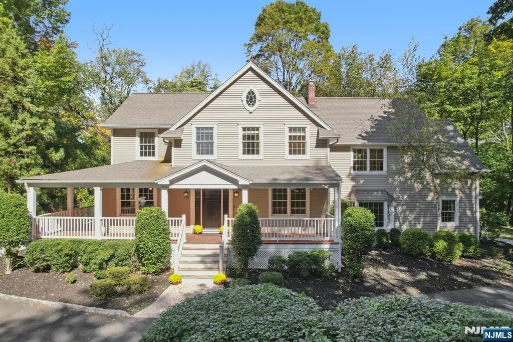 Allendale, NJ 07401,24 Scott CT