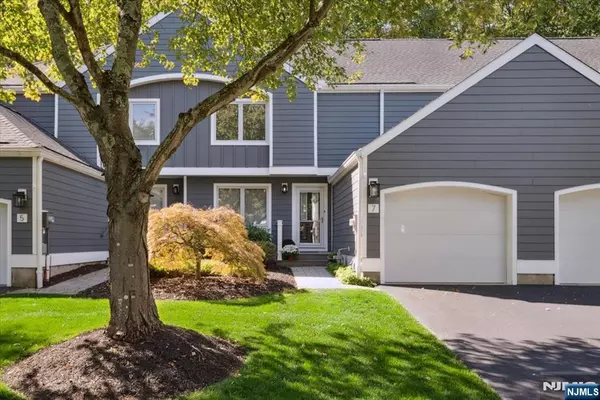 7 Sherwood DR, Morris Township, NJ 07960