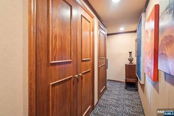 Fort Lee, NJ 07024,4 Horizon RD #G-10