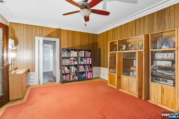 Newark, NJ 07112,124 Vassar AVE