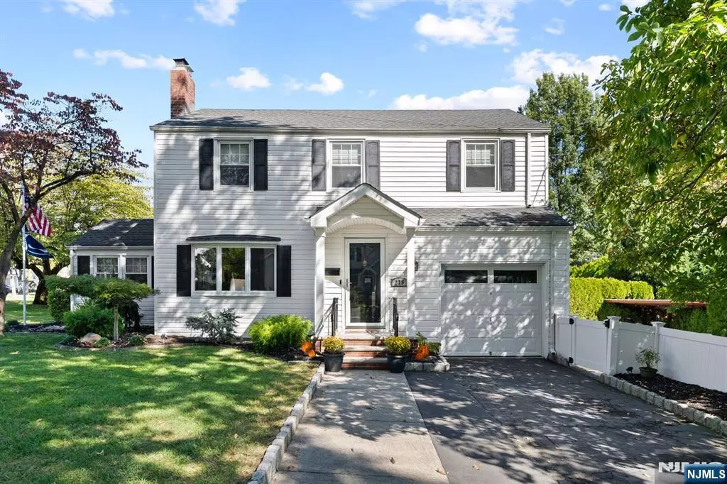 River Edge, NJ 07661,276 Greenway TER