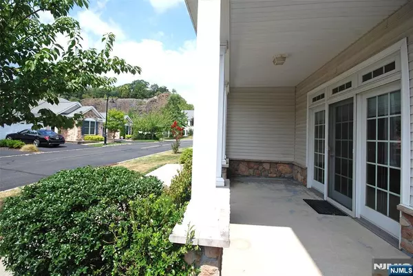 Woodland Park, NJ 07424,23 Coppa RD