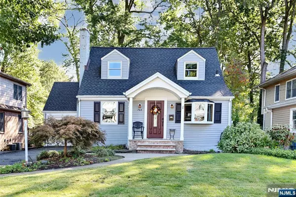 784 Millbrook RD, River Edge, NJ 07661