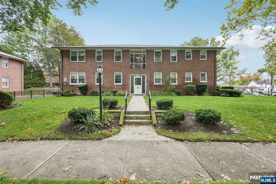 25-02 High ST #F, Fair Lawn, NJ 07410