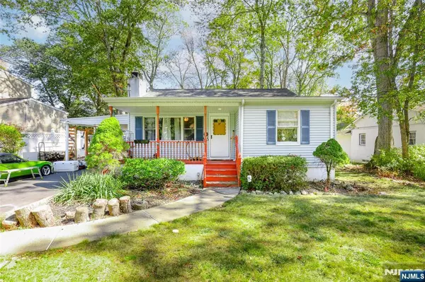 37 Hancock DR, West Milford, NJ 07480