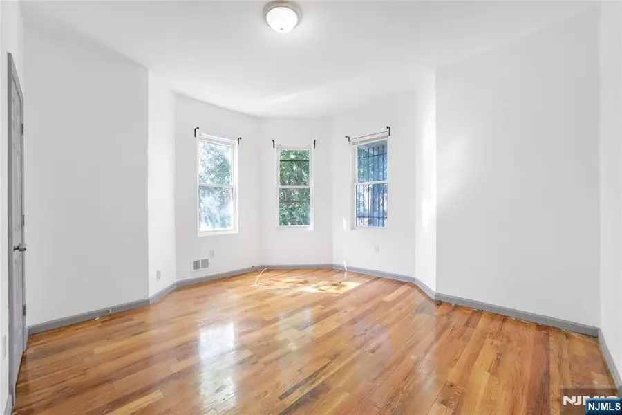 904 18th ST #1, Newark, NJ 07108