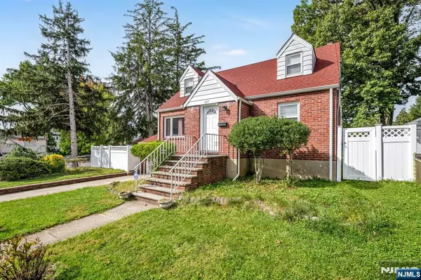 Fort Lee, NJ 07024,1015 Jassamine WAY