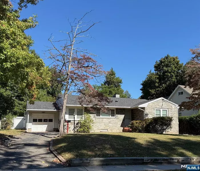 137 Columbus DR, Tenafly, NJ 07670