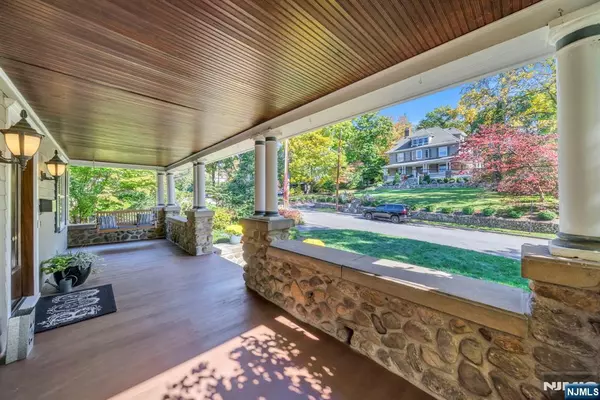 Ridgewood, NJ 07450,64 Park Slope