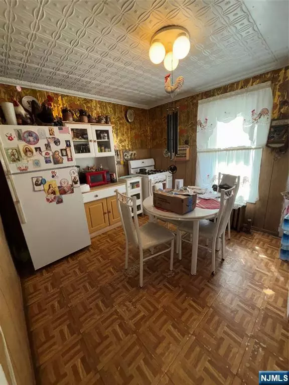 Paterson, NJ 07522,299 Broadway