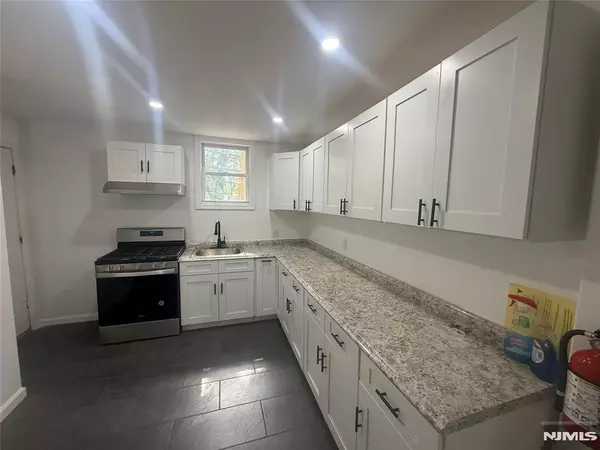 East Orange, NJ 07018,15 Winthrop TER