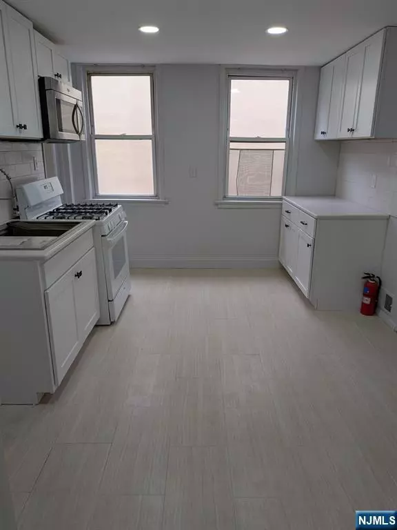 Englewood, NJ 07631,89 W Englewood AVE #1