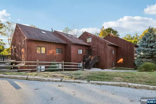 1 Powderhorn CT #4, Vernon, NJ 07462