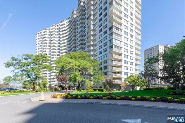 2100 Linwood #17Y, Fort Lee, NJ 07024