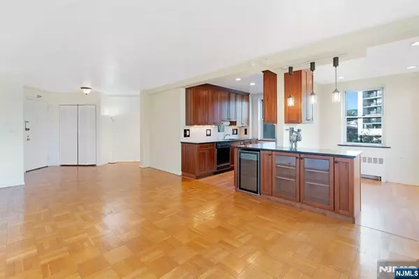 1450 Palisade #3I, Fort Lee, NJ 07024