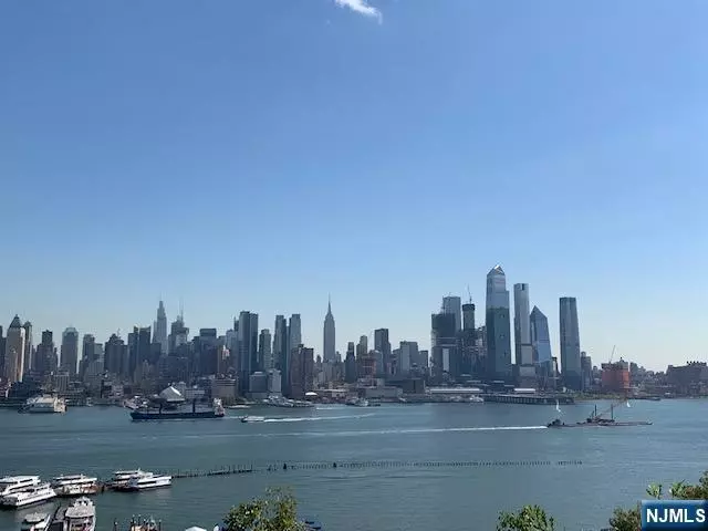 West New York, NJ 07093,6309 JFK Blvd E #23