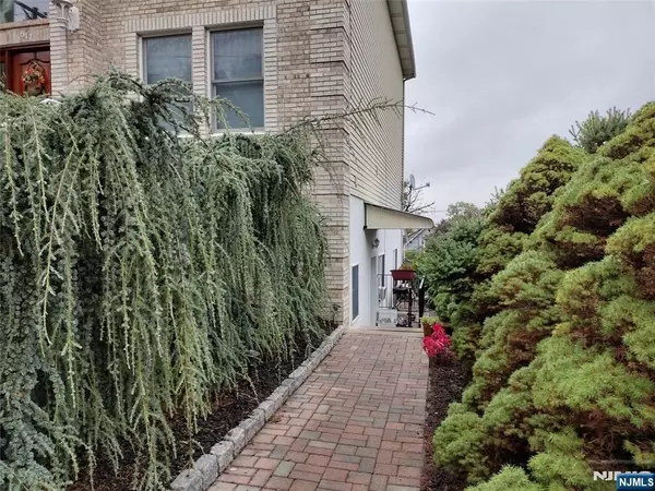 Carlstadt, NJ 07072,617 6th ST