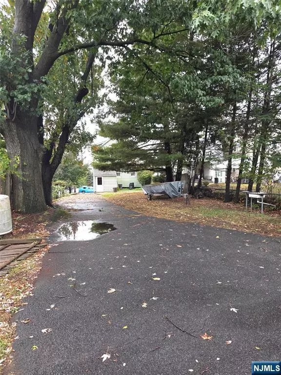 Wallington, NJ 07057,87 Midland AVE