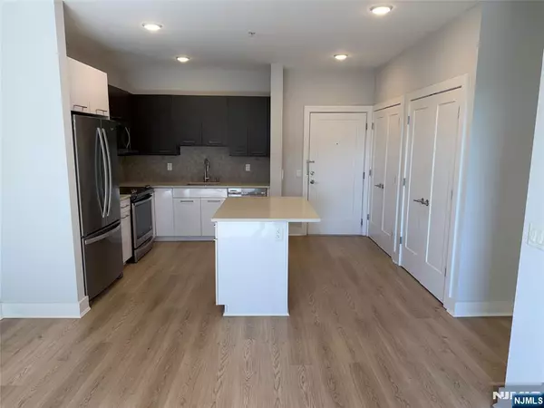 2150 N Central RD #410, Fort Lee, NJ 07024