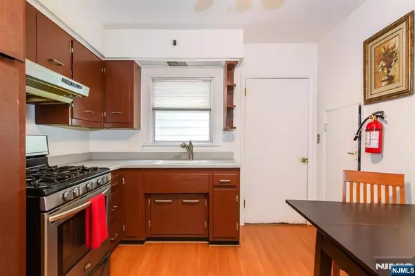 Prospect Park, NJ 07508,95 N 16th ST